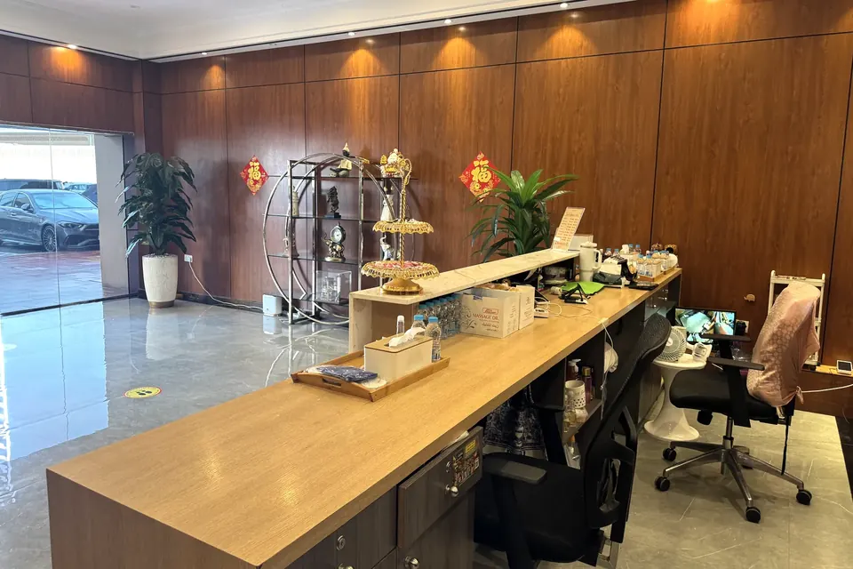 The actual reception desk at Vessa Thai Spa
